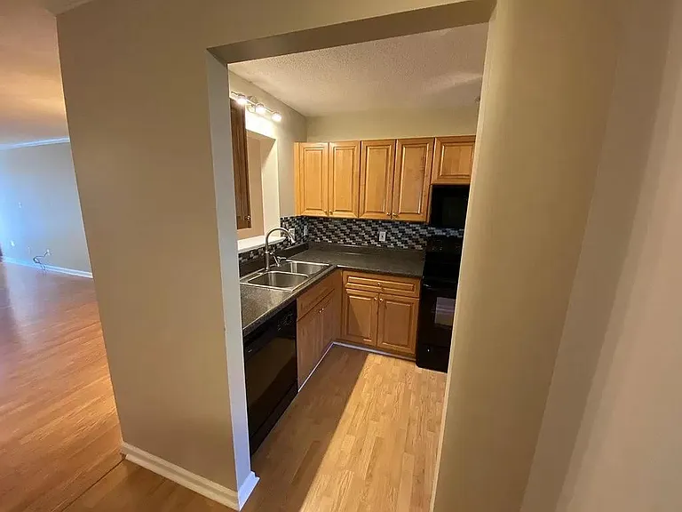 4710 Brookwood Dr — Photo 13