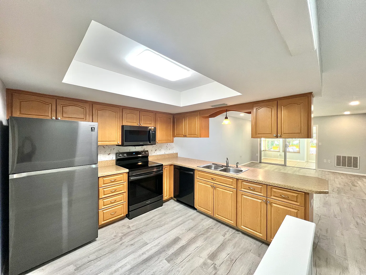 2140 Corbin Pl — Photo 3