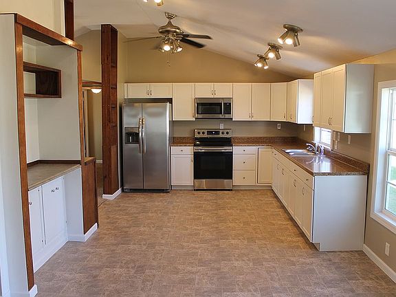 3rd image of 668 Kings Lake Dr