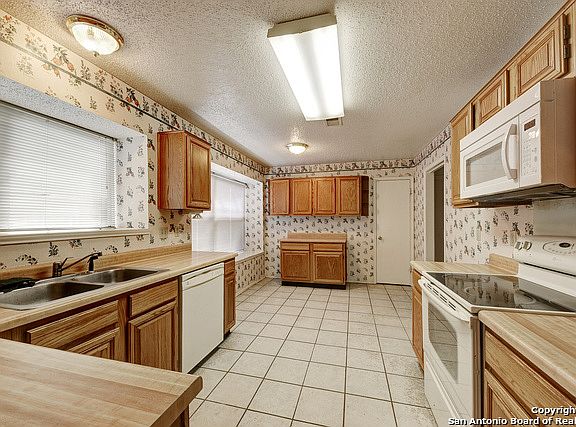 3rd image of 1016 Jasper Hill Ln