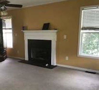 4th image of 8558 Governors Ln