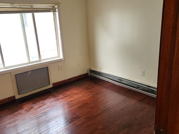 4th image of 13722 224th St Floor 2
