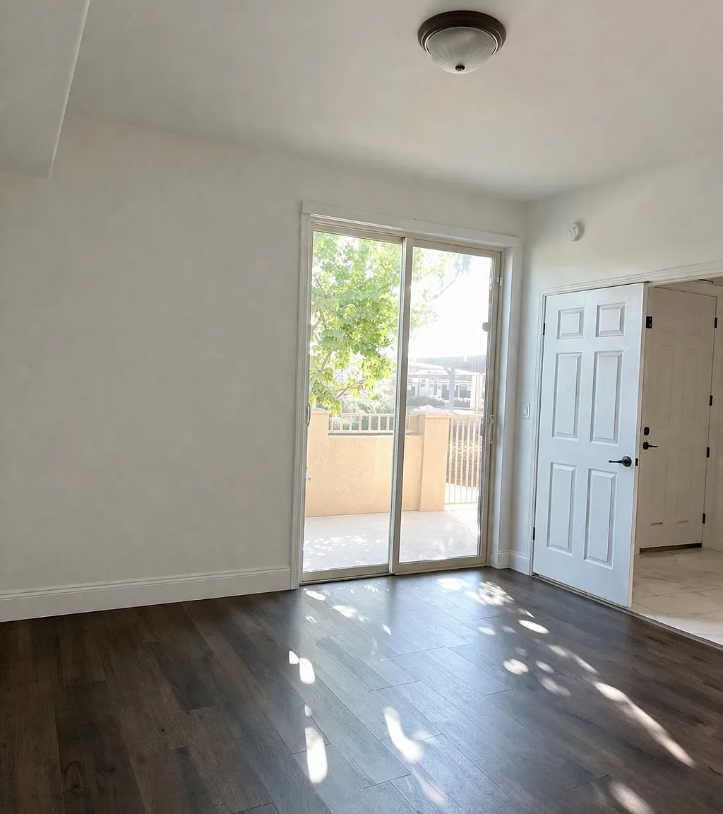 3 bed, 2.5 bath, 1859 sqft, $2,300 — Photo 3