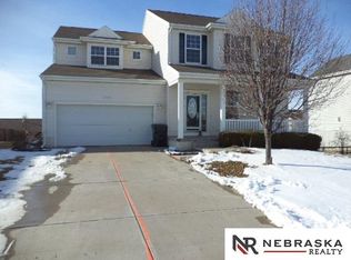 2404 Quartz Dr, Papillion, NE 68046
