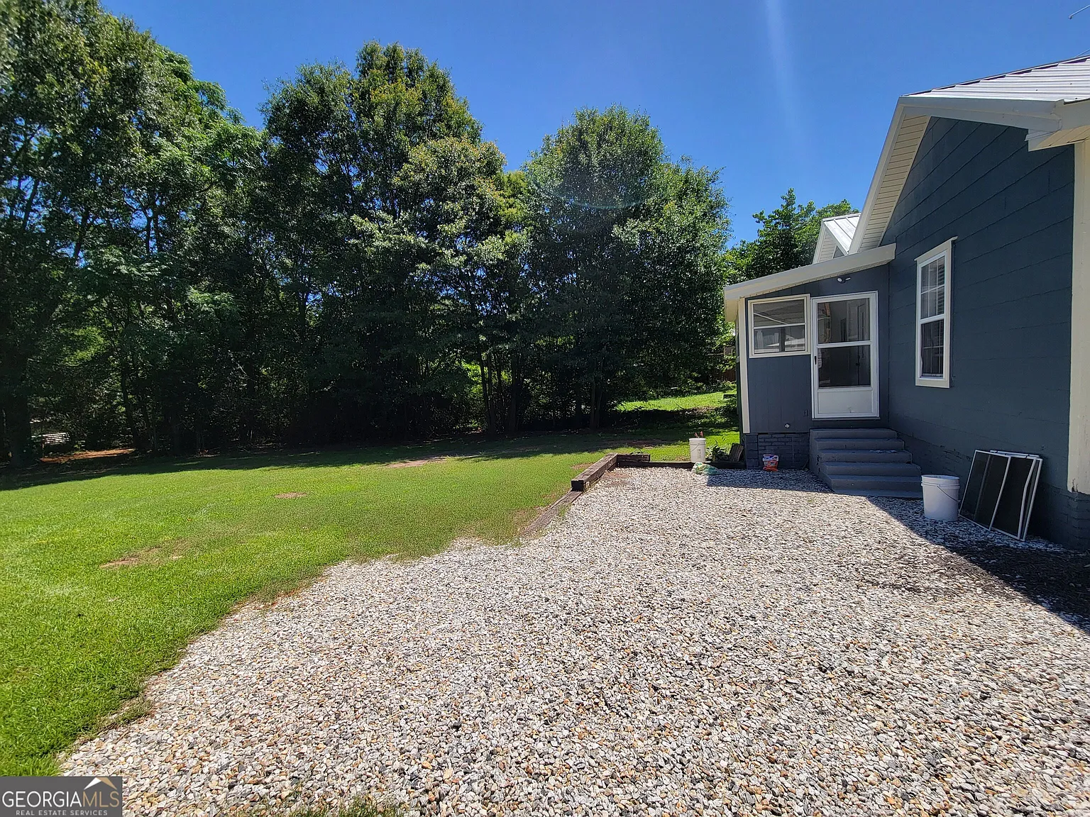 2 bed, 1.0 bath, 1080 sqft, $1,900 — Photo 2