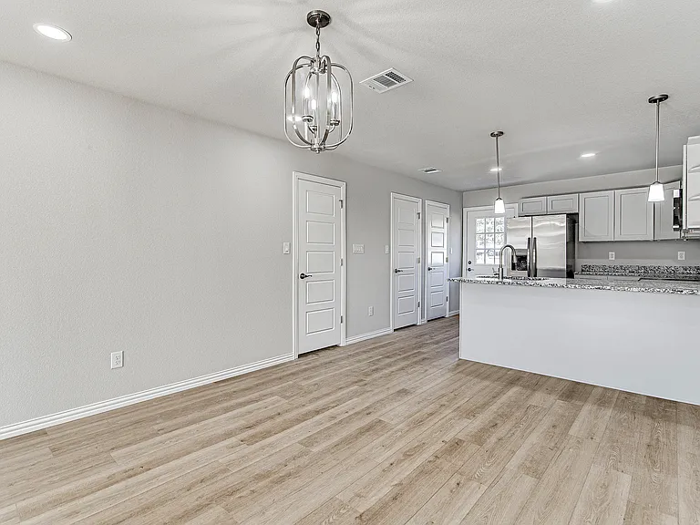 406 Grand Ave — Photo 6