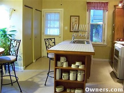 First view into Kitchen