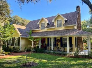 864 Snow Queen Dr, Chuluota, FL 32766