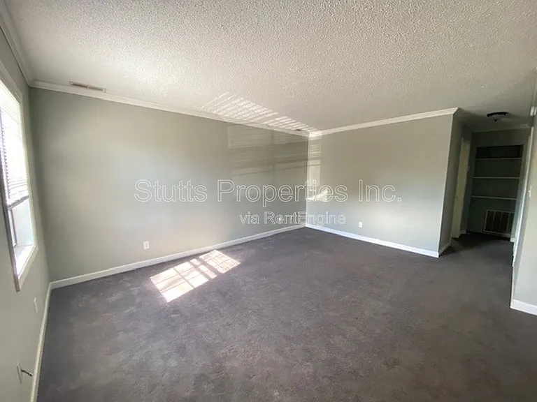 545 Dulin St — Photo 2