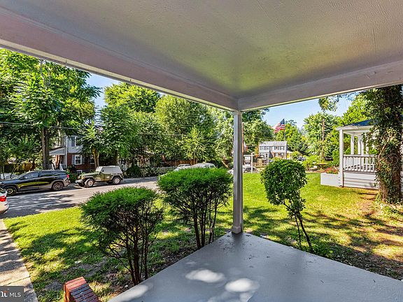 4th image of 5929 Edgehill Dr
