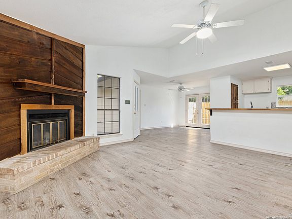 5th image of 711 BRIARBEND DR