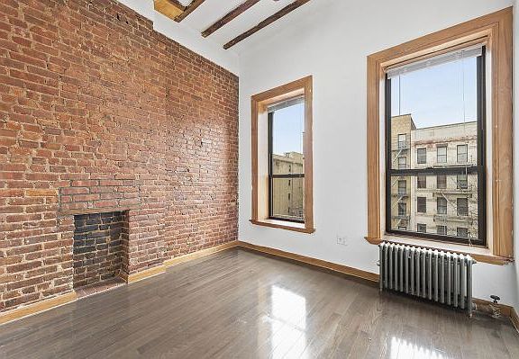 4th image of 2310 1st Ave #2N