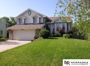 7021 Valley Rd, La Vista, NE 68128