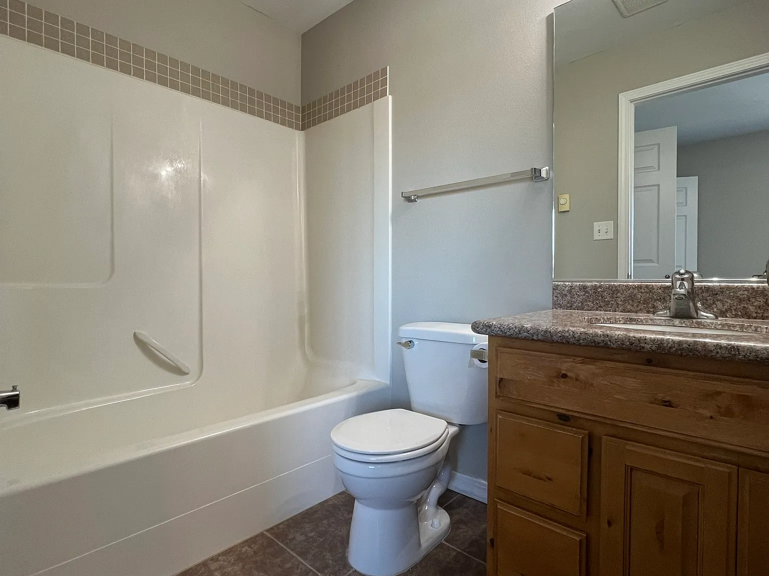 2 bed, 2.5 bath, 1200 sqft, $1,395 — Photo 4