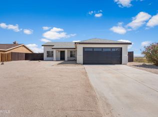 1472 Bedford Ave, Rosamond, CA 93560