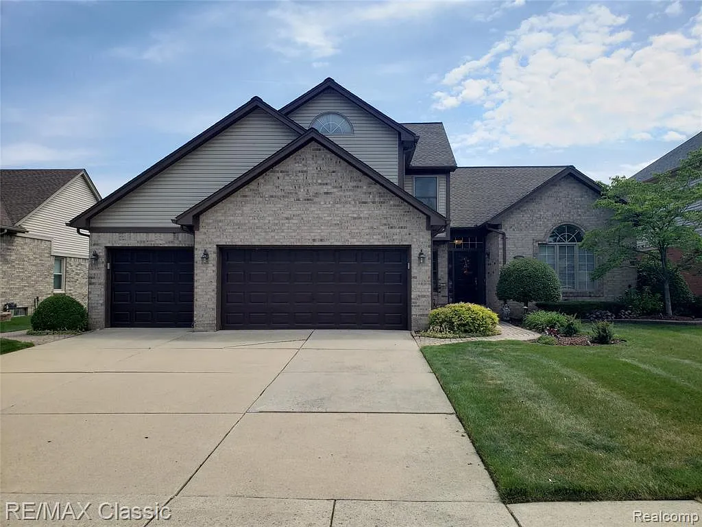 15108 Peggy Ct photo 1