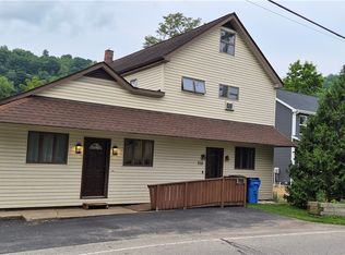 710 E Smithfield St, Greenock, PA 15047