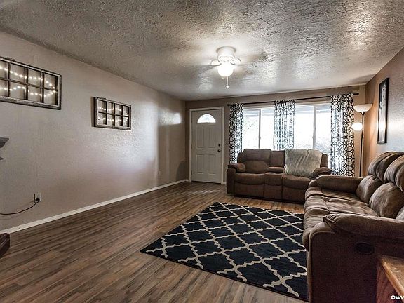 5th image of 1090 Lincoln St
