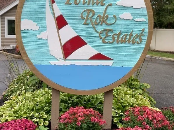 45 Pointe Rok Dr #45, Worcester, MA 01604