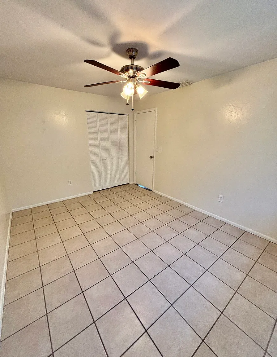 Charming 2-Bedroom, 1-Bath Home in Central Cape Coral — Photo 2