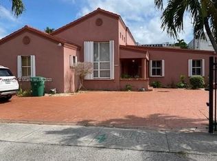 2002 SW 5th St #2002, Miami, FL 33135