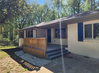 718 Springlake Rd, Lawrenceville, GA 30045