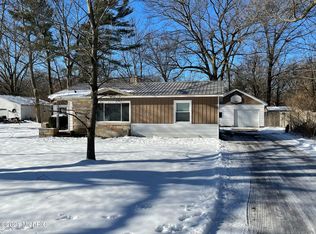 165 N Mill Iron Rd, Muskegon, MI 49442