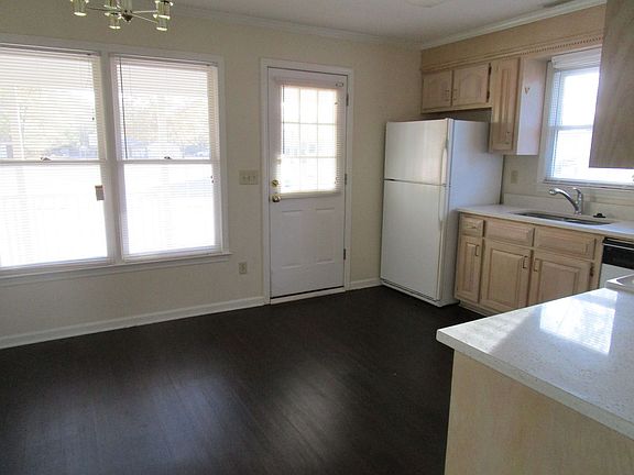 5th image of 2224 Preot St