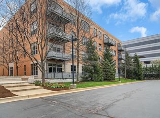 630 Emerson Rd APT 405, Saint Louis, MO 63141