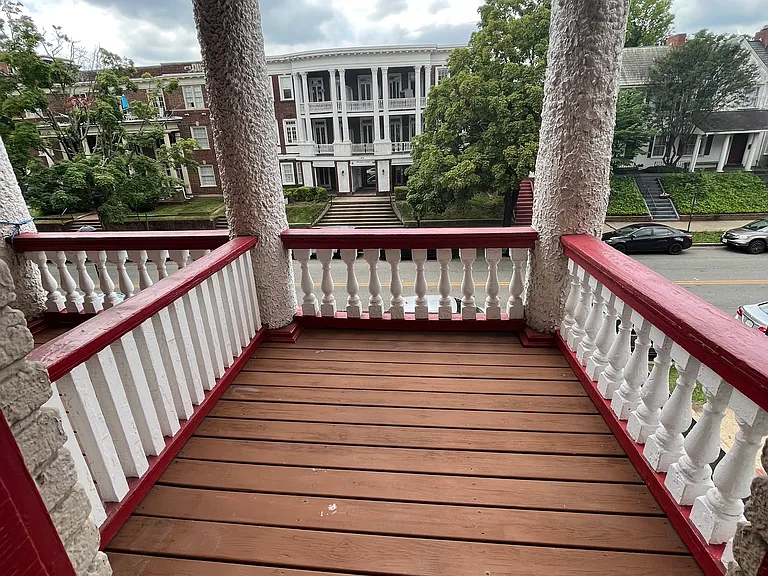 West Grace Apts — Photo 32