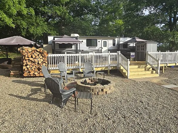 2705 W Buck Lake Rd #E29, Angola, IN 46703