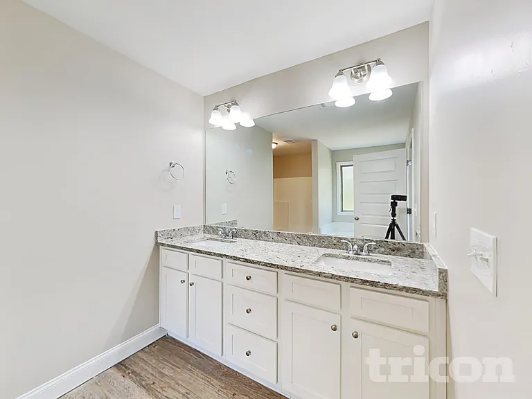 821 Crescent Way — Photo 10