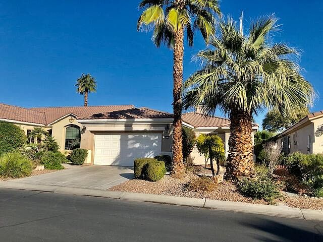 1st image of 80230 Avenida Santa Olivia