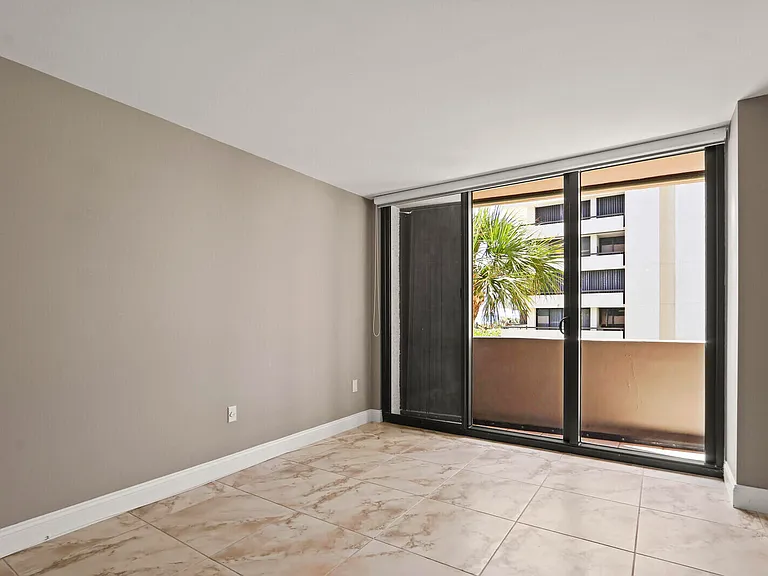 4200 N Ocean Dr #1-203 — Photo 28
