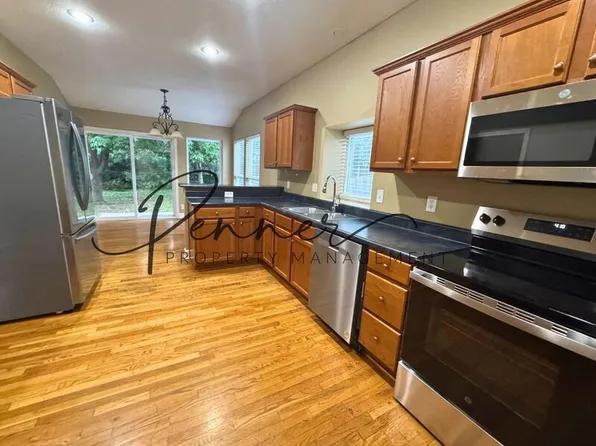 504 Fairway Rd, Belton, MO 64012