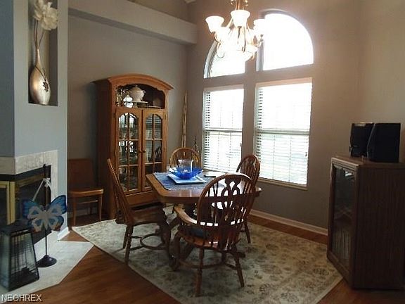 3rd image of 220 N Bayshore Dr #4