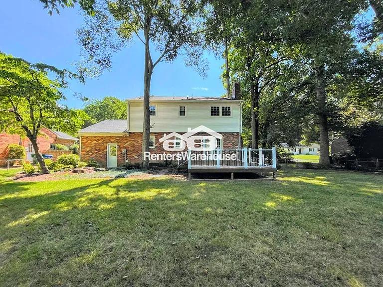 190 Devon Pl — Photo 36