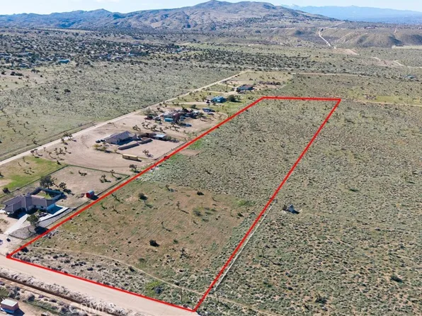 9588 Milpas Dr, Apple Valley, CA 92308