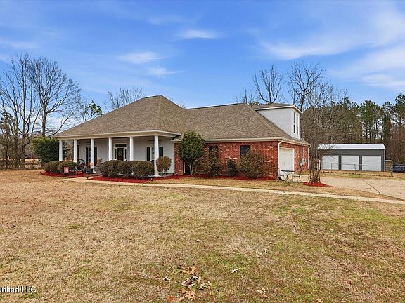 3rd image of 103 Cody Ln