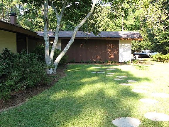 Entry Courtyard