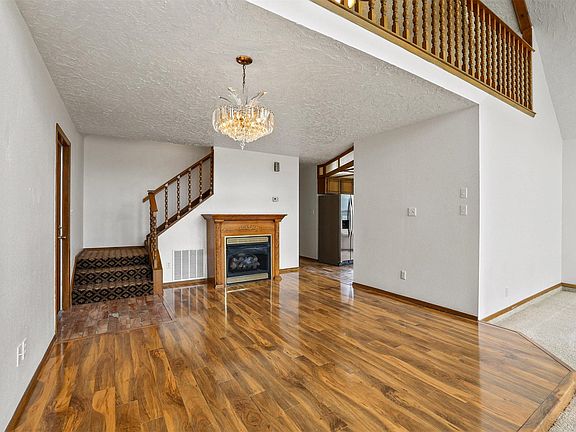 5th image of 1948 Parkway Cir