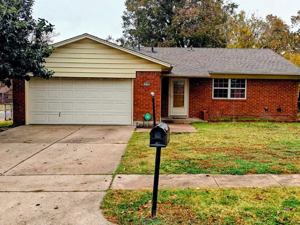 12105 E 32nd Pl, Tulsa, OK 74146