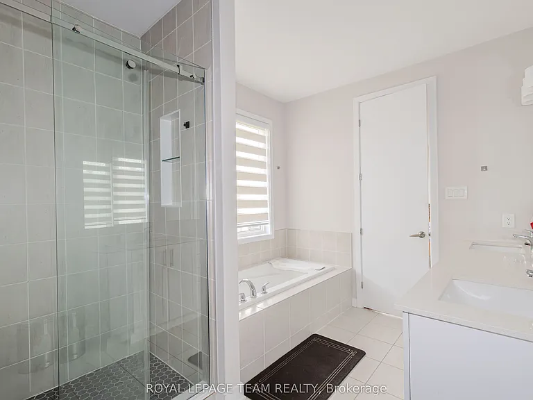 97 Mudminnow Cres — Photo 32