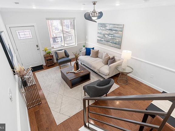 4th image of 827 Leland St