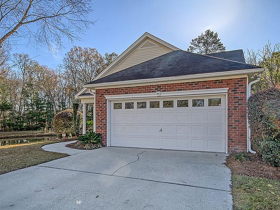 3rd image of 231 Garden Grove Dr