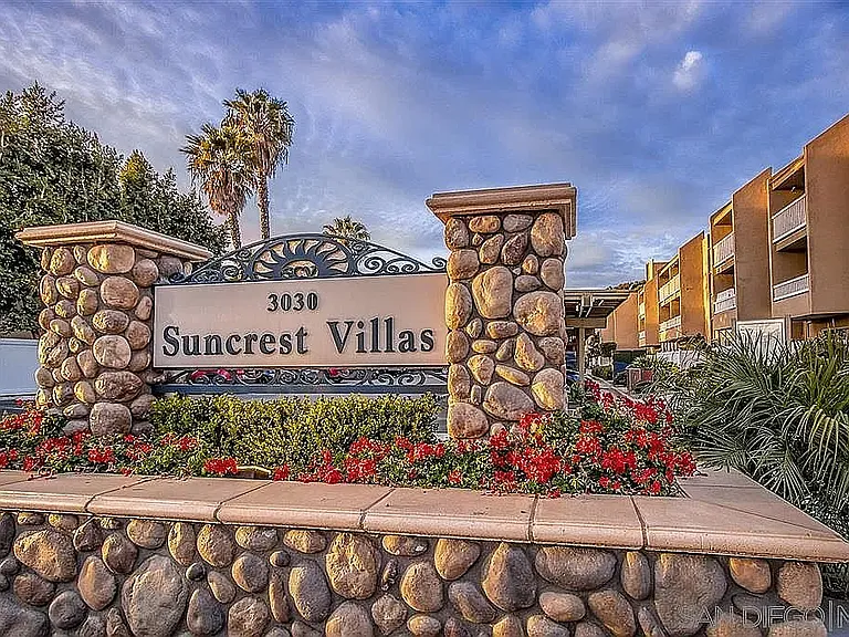 Suncrest Dr — Photo 2