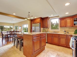 3520 SW Henderson St, Seattle, WA 98126