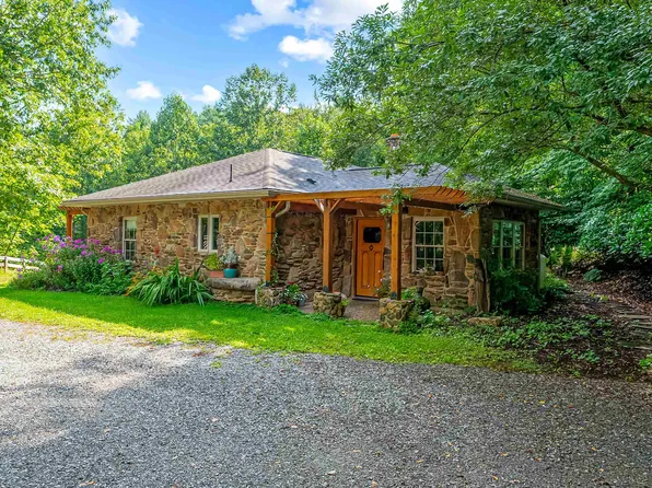 168 Radford Cir SE, Floyd, VA 24091