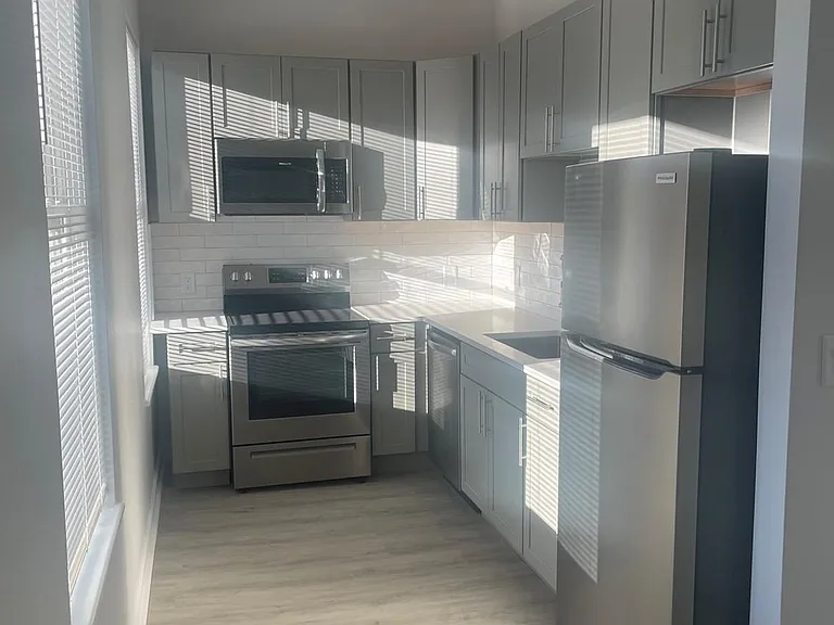 216 Findlay St #THREE — Photo 18