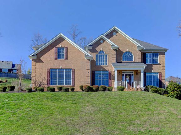 3rd image of 709 Whispering Hills Ln